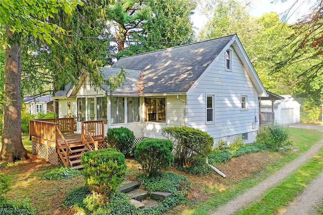 963 Howland Wilson Rd SE photo 1