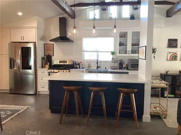 233 Almon Dr, Thousand Oaks, CA 91362