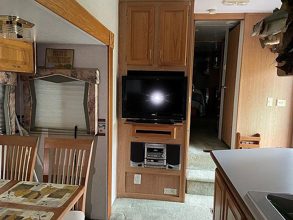 3rd image of 2031 Lakeview Dr