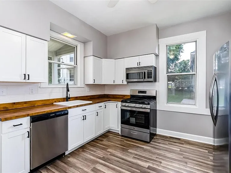 412 N Aurora St — Photo 32
