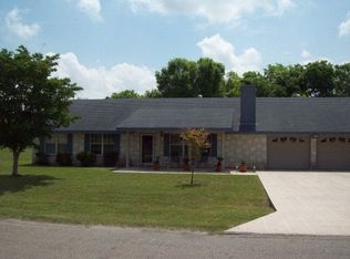 101 Woodlake Dr, Mcqueeney, TX 78123