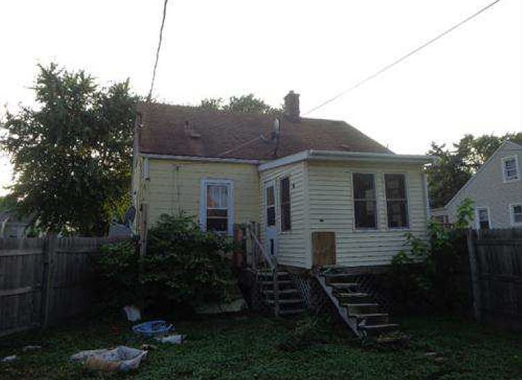 2nd image of 5749 Jackson St