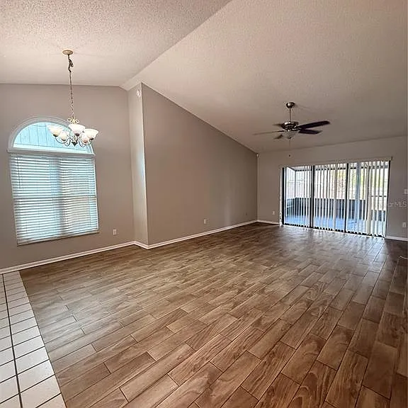 1104 Covington St — Photo 3