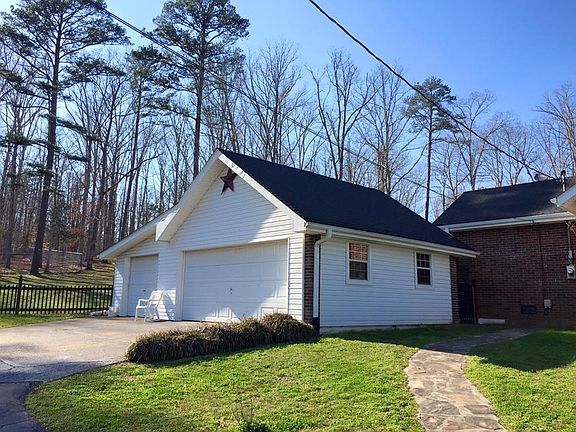 2nd image of 855 Waynesboro Hwy