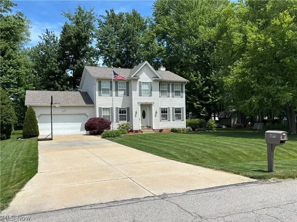 695 Meadowlark Rd, Painesville, OH 44077