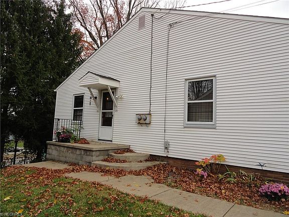 2nd image of 1441 Burkhardt Ave