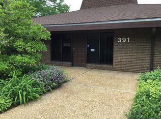 391 S Schmale Rd, Carol Stream, IL 60188