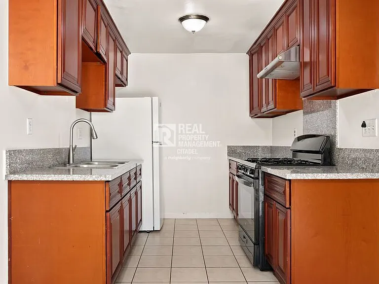 3009 Canyon Crest Dr #A — Photo 4