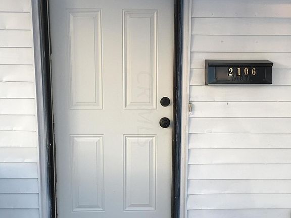 4th image of 2106 Genessee Ave