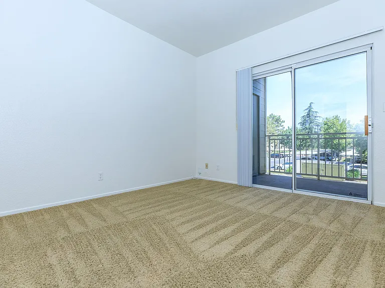 Cambridge Village Apartments — Photo 18