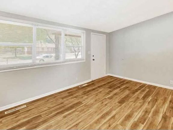4th image of 1660 Lawndale St