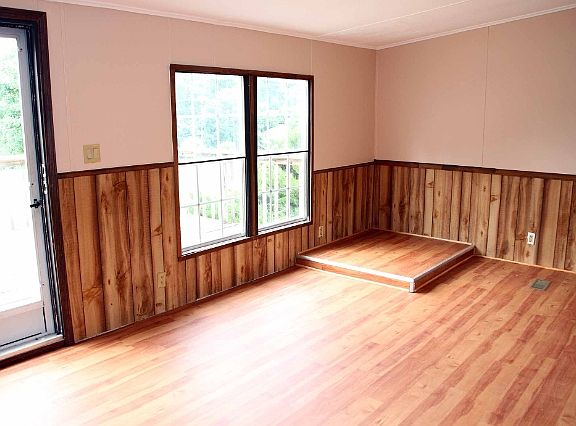 2nd image of 1505 Nicopolis Dr