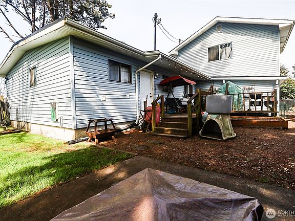 3rd image of 1207 W Perry Street