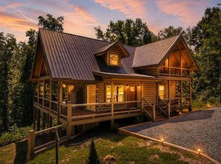 196 N Jakes Landing Way, Ellijay, GA 30540
