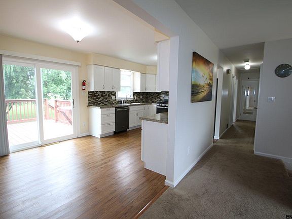 4th image of 3 Arthur Dr