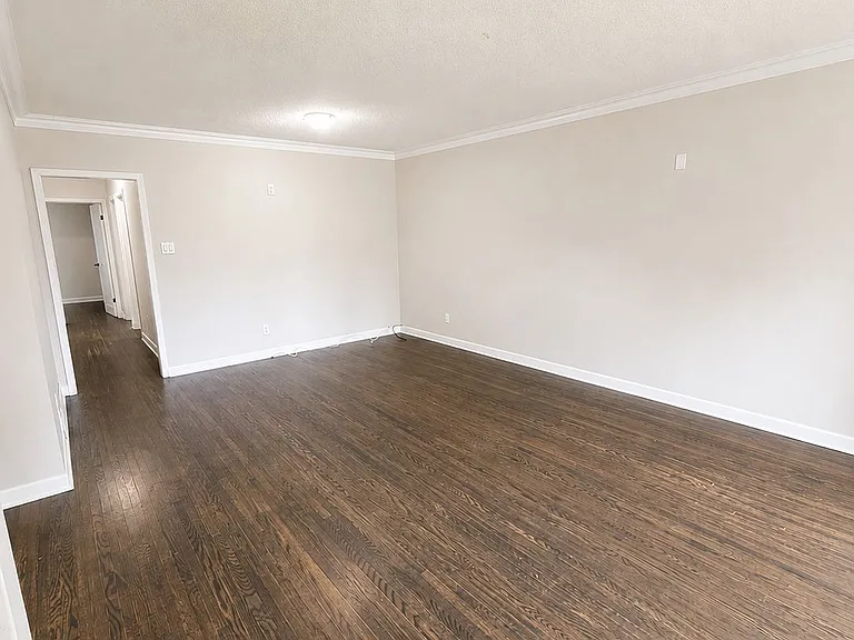 120 Bell Dr — Photo 4