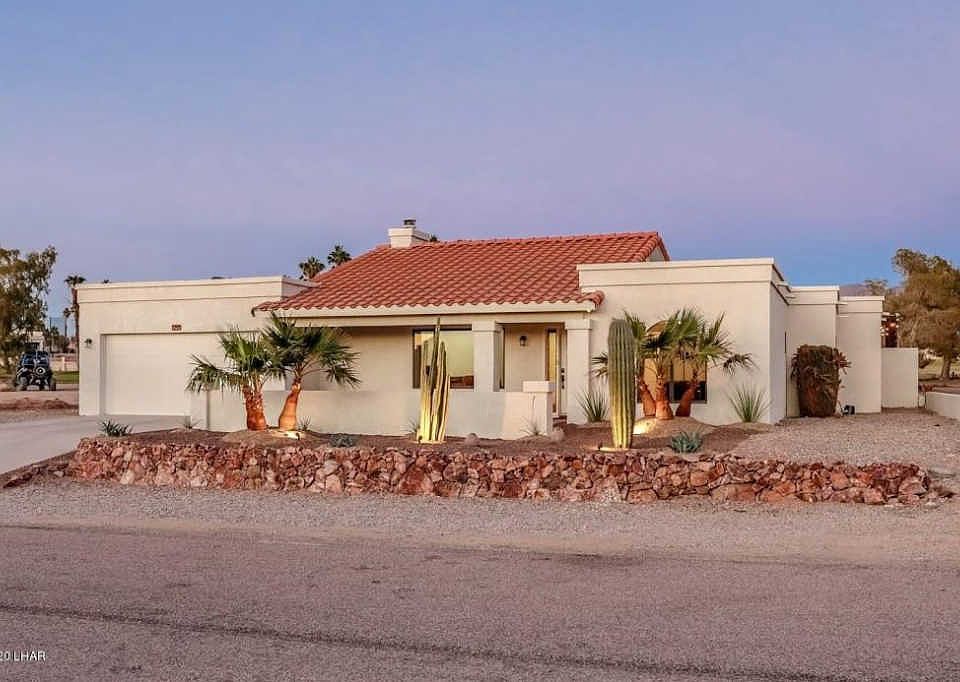 1st image of 690 Avenida Laredo