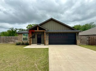 17130 Crossing Cir, Lindale, TX 75771