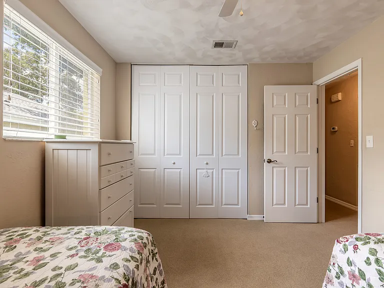 2679 John Anderson Dr — Photo 17