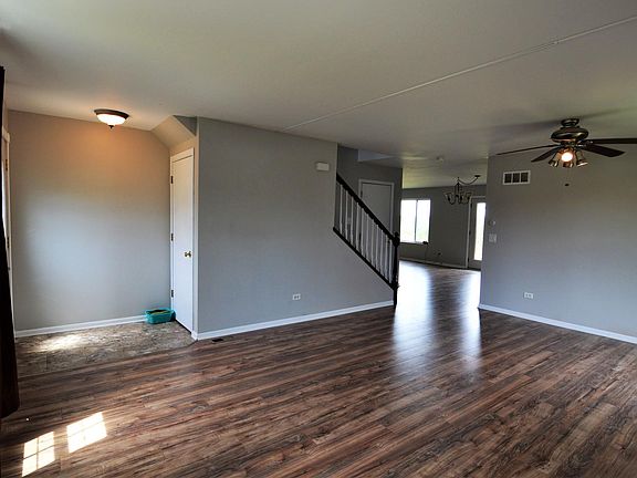 4th image of 313 Aster Dr
