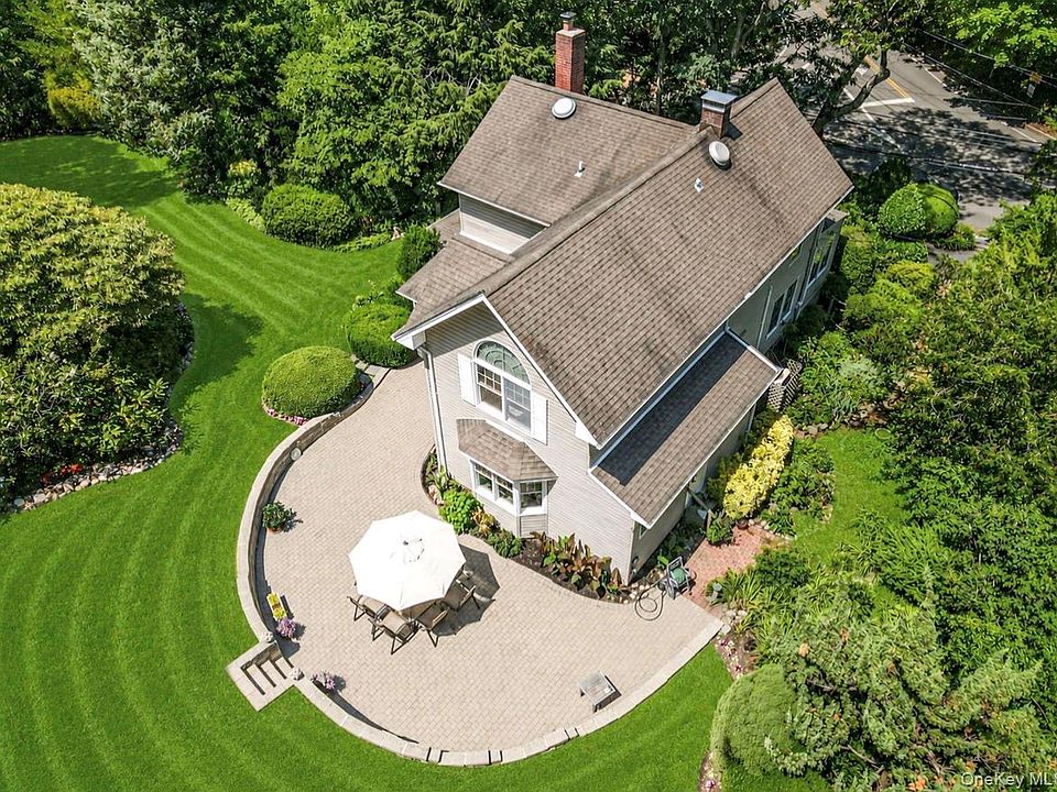 1st image of 111 Stony Hollow Road