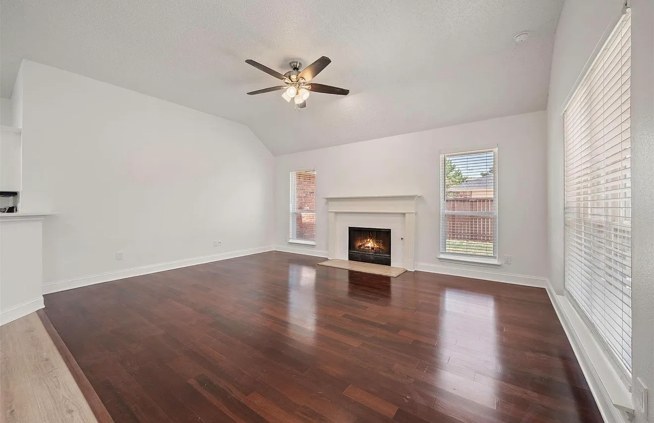 3 bed, 1861 sqft, $2,500 — Photo 2