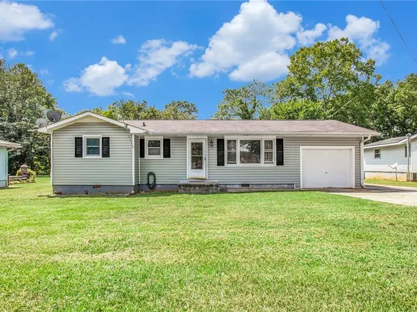 305 Garden Ave SE, Lindale, GA 30147