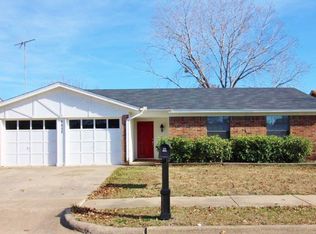 8032 Berry Brook Dr, Watauga, TX 76148