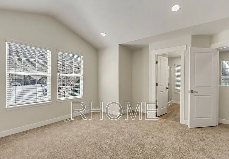 105 E Chandlerpoint Way — Photo 10