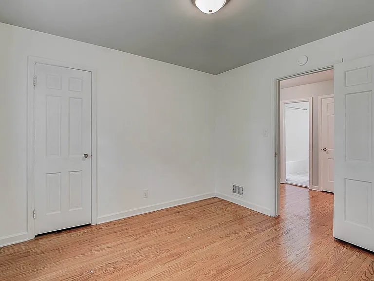5043 Boulevard Pl — Photo 22