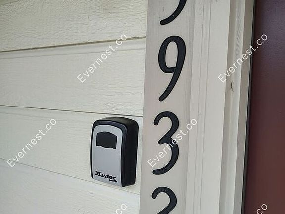 2nd image of 3933 Park Ave