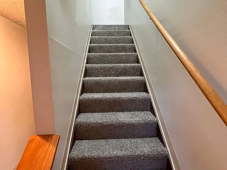 3 Bd Townhome — Photo 32