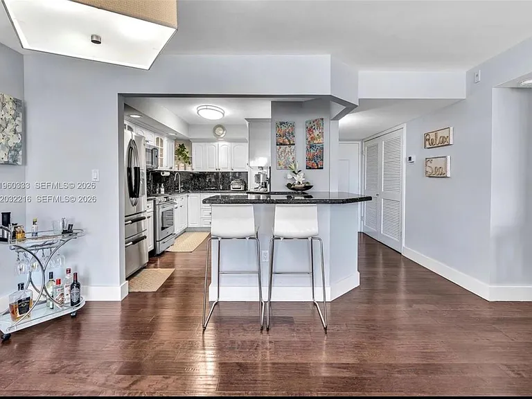 6423 Collins Ave #409 — Photo 5