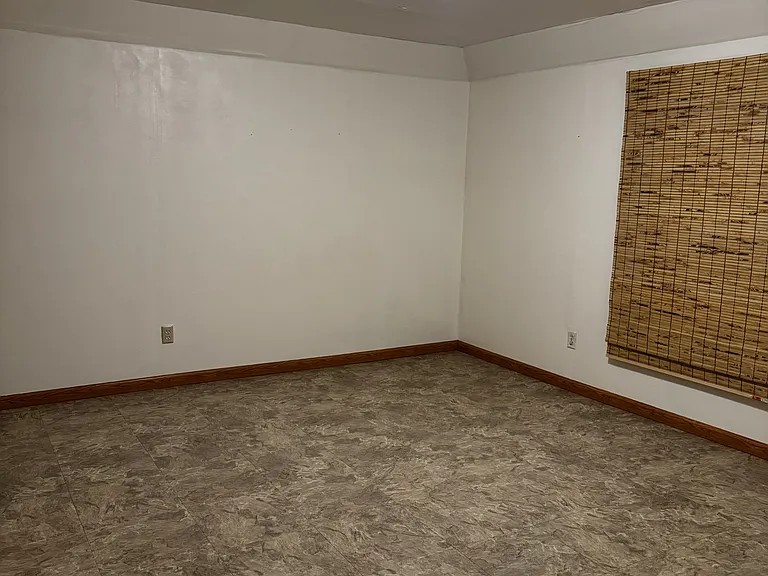 5702 Kentford Cir — Photo 15
