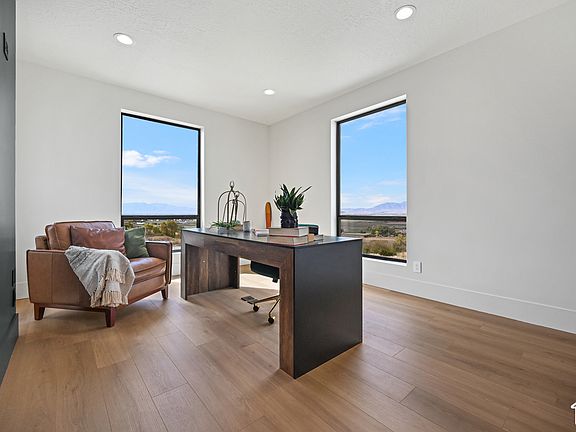 4th image of 810 Cherry View Dr #16