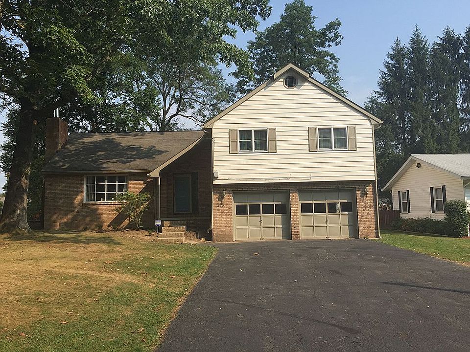 1st image of 220 Sylvester Dr