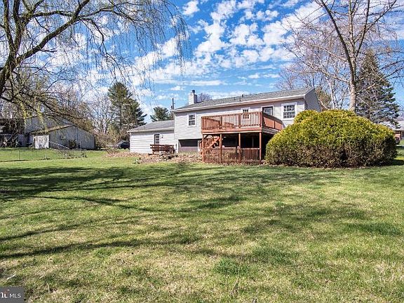 4th image of 3813 Griffin Ln