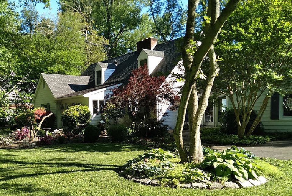 1st image of 733 N Holly Dr
