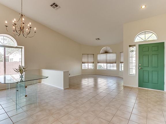 2nd image of 1139 S Avenida Los Reyes