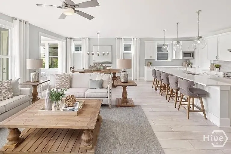 Longleaf Dr — Photo 2