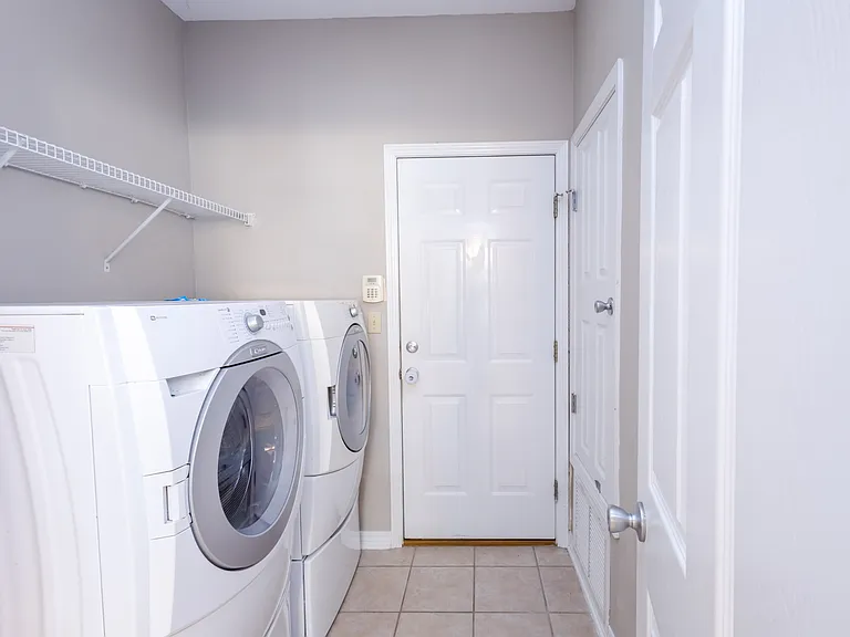 5805 Dunbar Cir — Photo 36