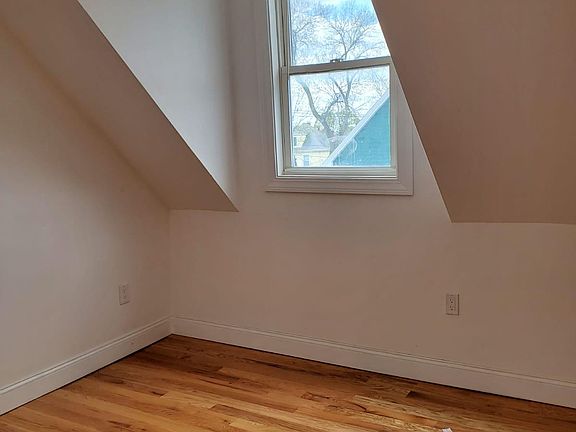 3rd image of 12 Herschel St Floor 2
