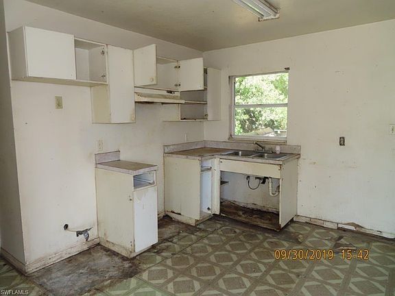 3rd image of 1126 Gamble St NW