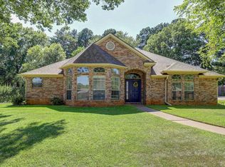 14 Ashleigh Cir, Wake Village, TX 75501