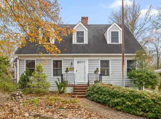 938 Ridgeway Ave, Signal Mountain, TN 37377