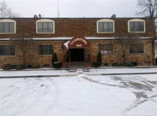 669 N Riverside Ave, Saint Clair, MI 48079