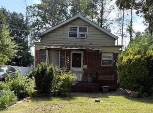 44 Westwood Ave, Deer Park, NY 11729