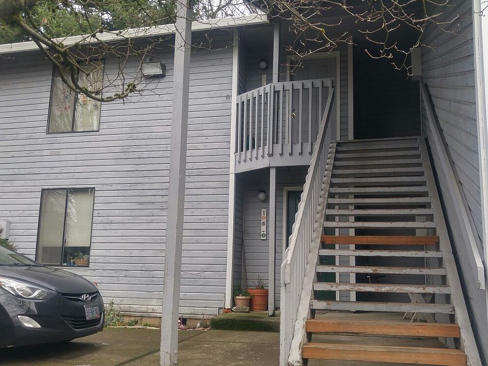2nd image of 10610-10616 SW 49th Ave