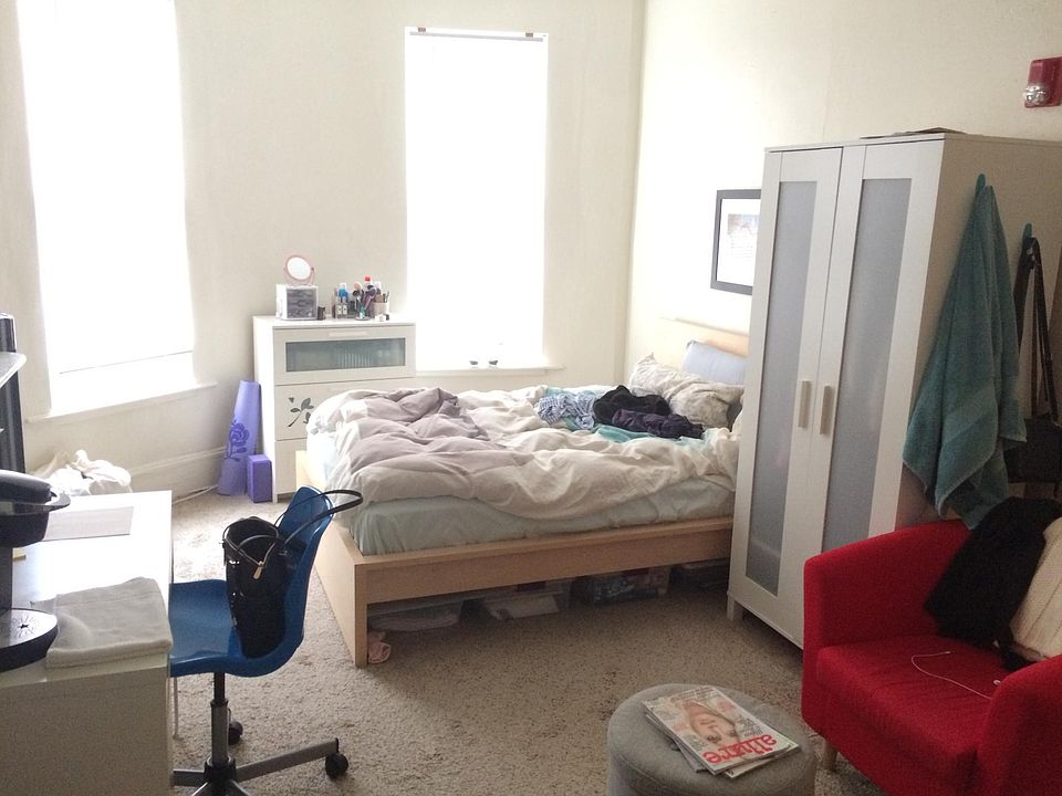 2nd image of 114 Arlington St