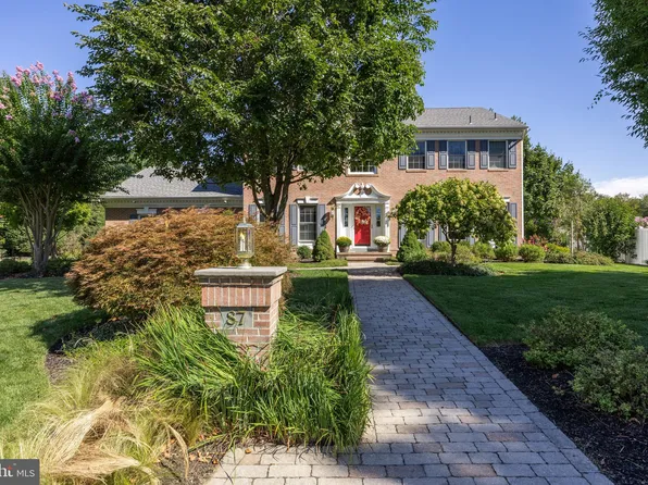 87 Parry Dr, Hainesport, NJ 08036